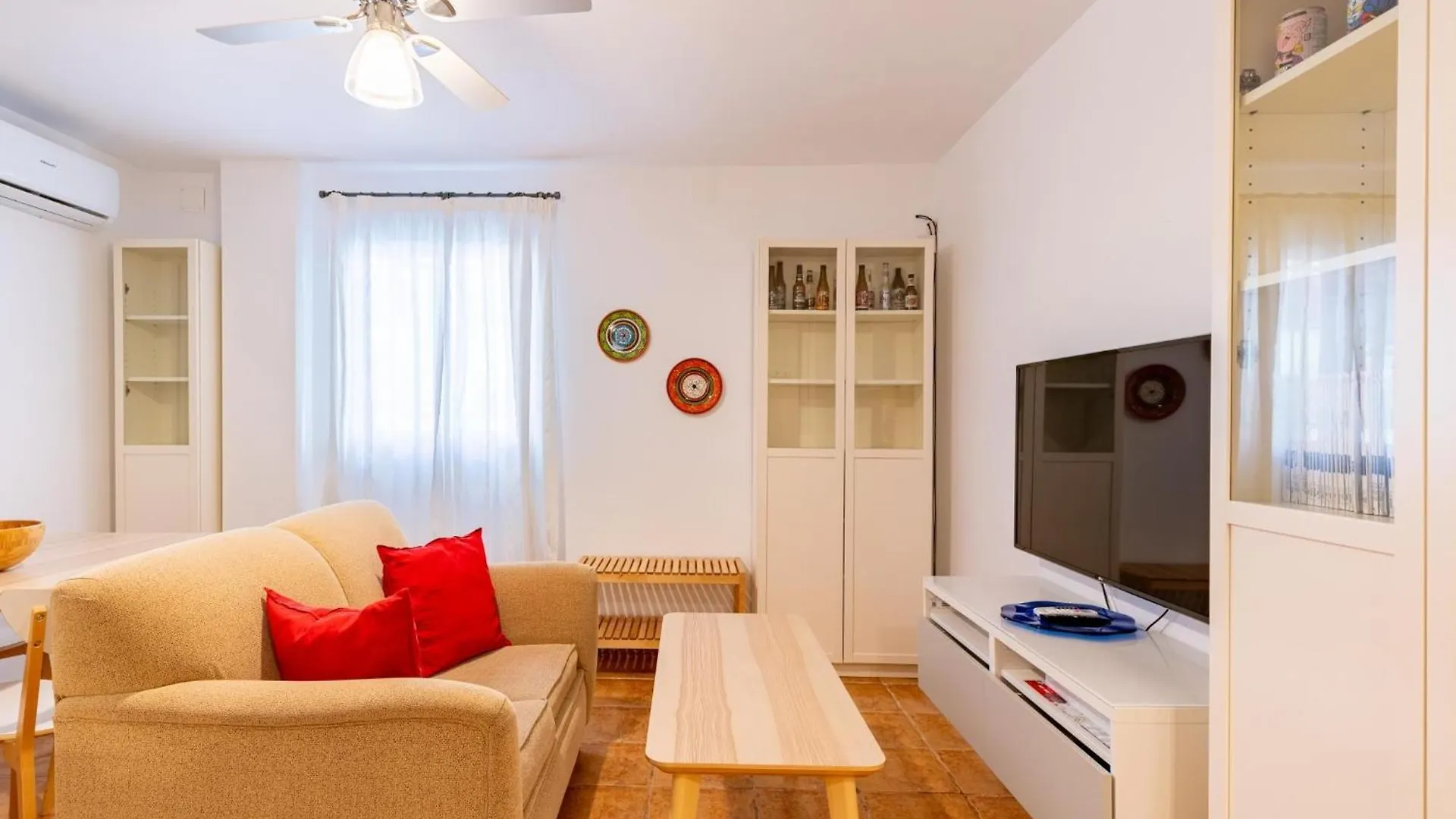 Holi-Rent Argentario Apartment Seville 0*,  Spain