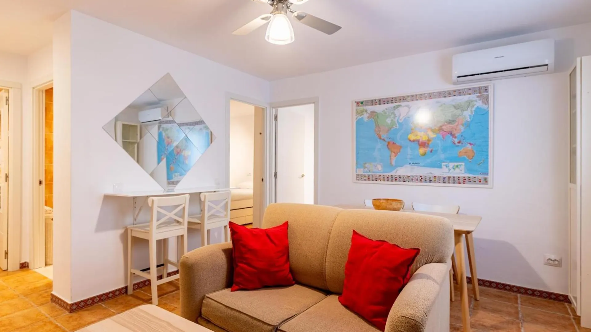 Holi-Rent Argentario Apartment Seville