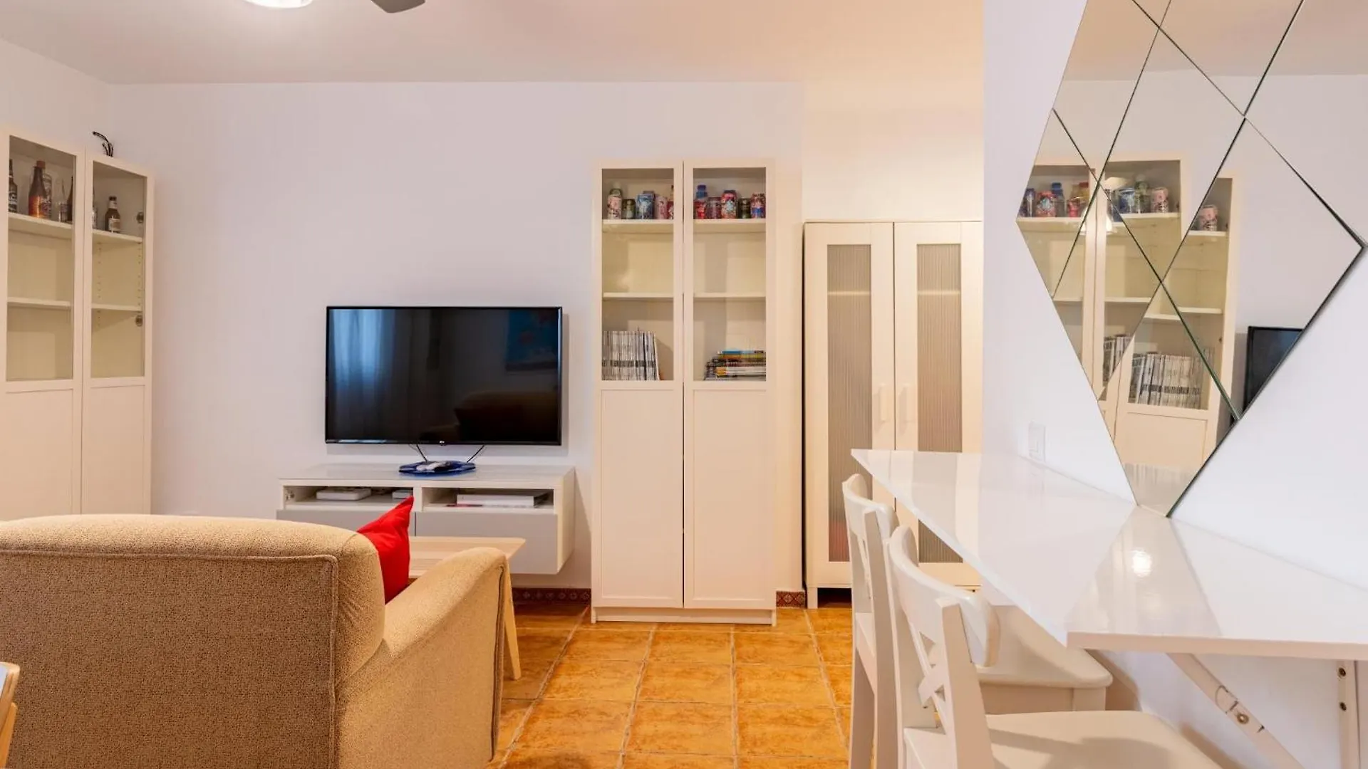 Holi-Rent Argentario Apartment Seville
