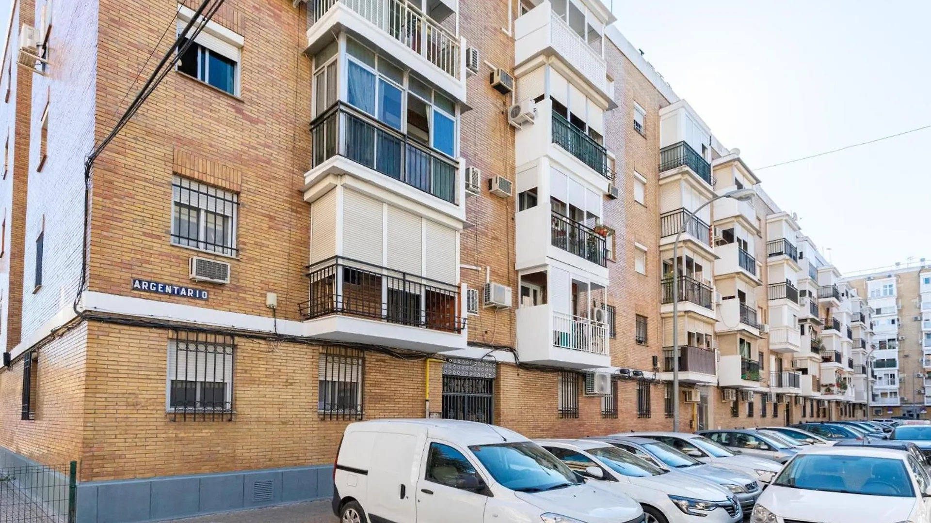 Holi-Rent Argentario Apartment Seville